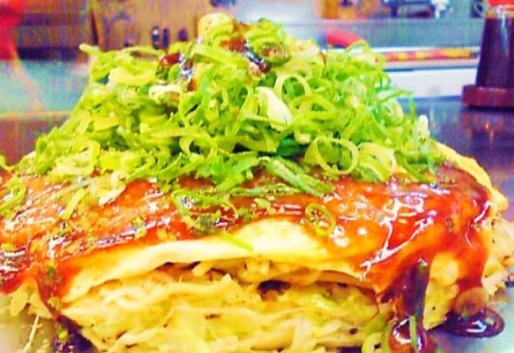 ⑧ そば・イカ天・ねぎかけ（Noodles with green onion and deep-fried squid）